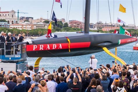 luna rossa prada barco